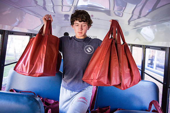 thanksgiving_fooddrive_us_wkl_4775