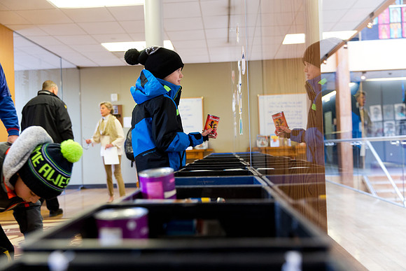 souperbowl_fooddrive_ls_mkras_0022