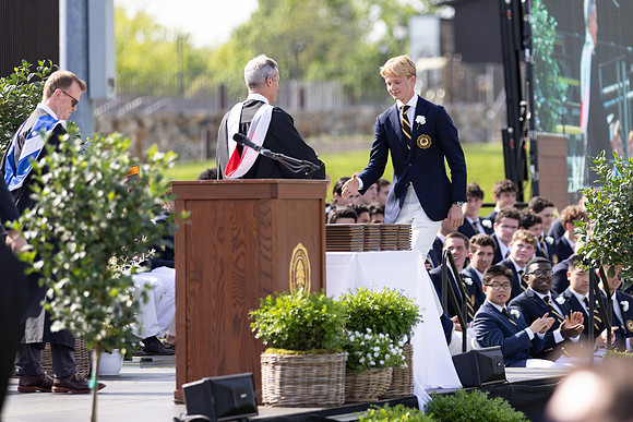 graduation22_diplomas_gh_0507