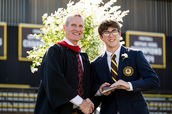 graduation24_diploma_ah_0412