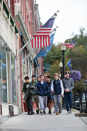 randolphvt1819_trip01_walktotown_bdf_8595
