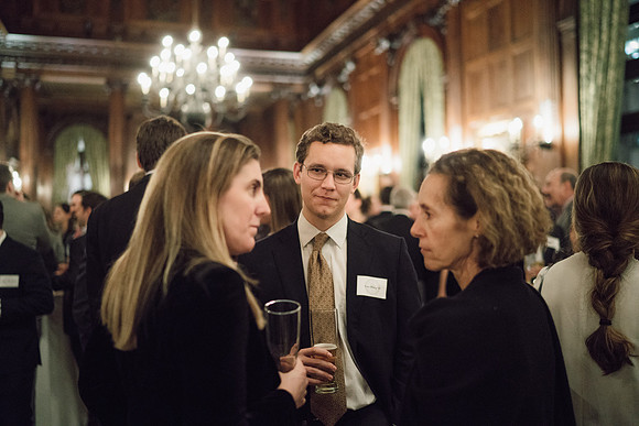 alumni_holidayparty16_jk_5409