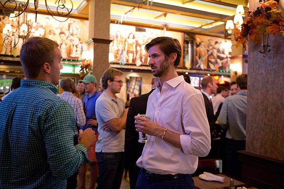 alumni_happyhour_nyc16_mkras_0006