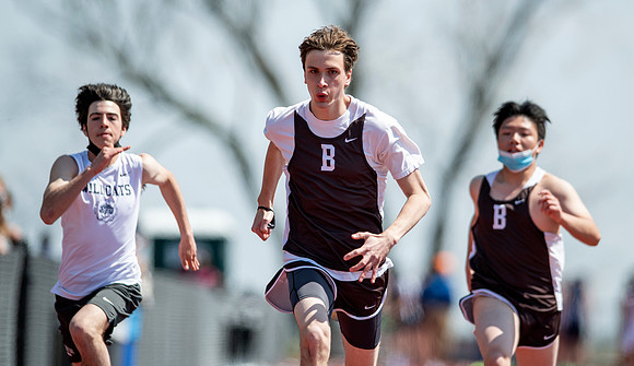 trackfield_2021-04-24_dburns_1945
