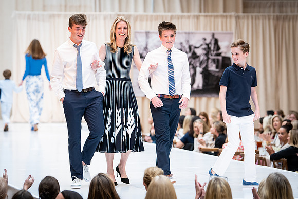 fashionshow19_runway_wkl_0724