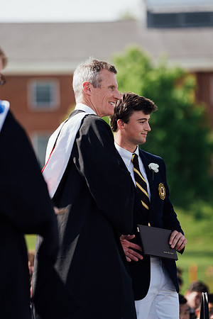 graduation22_diplomas_jk_7481