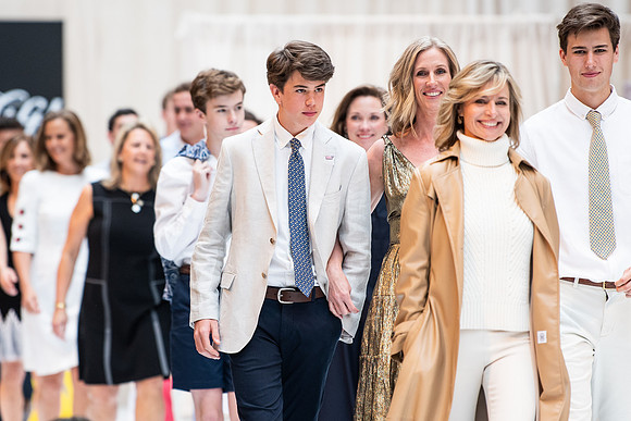 fashionshow19_runway_wkl_1642