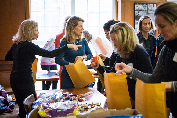 alumni_carepkg16_wkl_2450