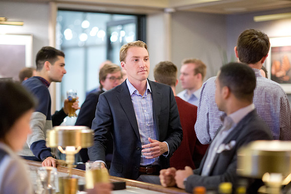 alumni_nyc_happyhr19_mkras_0047