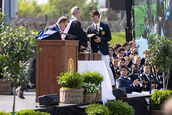 graduation22_diplomas_gh_0583