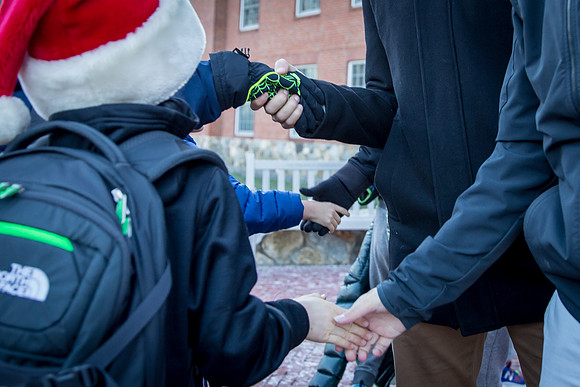 holiday_handshake16_jfess__4770