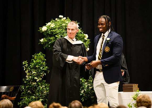 graduation25_diploma_wkl1_5316