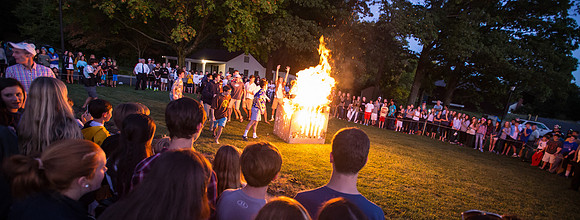 homecoming14_bonfire_jfess_9633