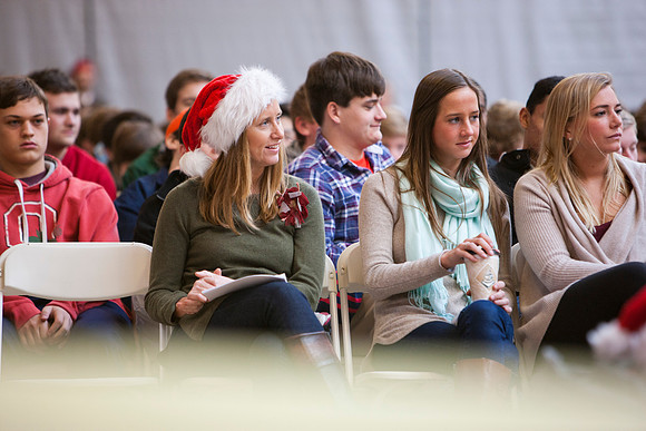 holidayassembly_all_mkras_9636
