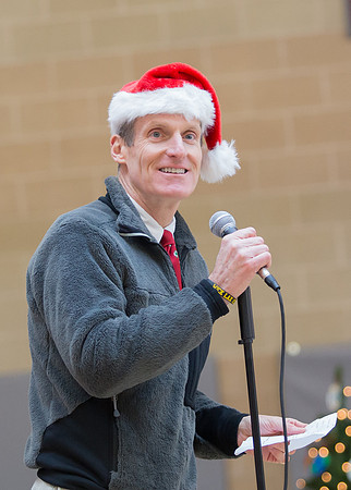 holidayassembly_all_jfess_3283