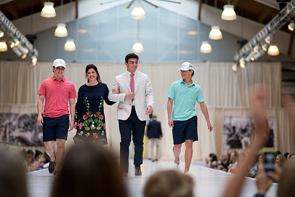 fashionshow19_runway_mk_0326