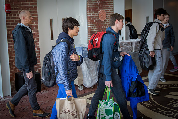 thanksgiving18_fooddrive_us_7924