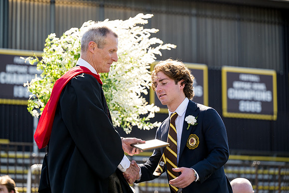 graduation24_diploma_ah_0401