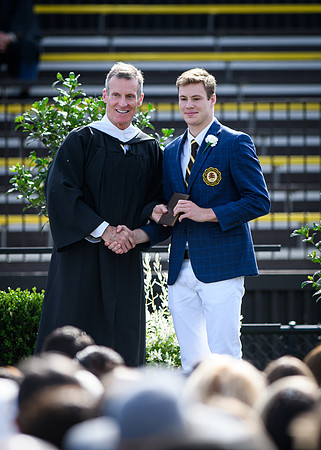 graduation22_diplomas_wkl_1051