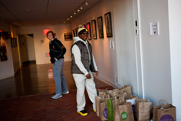 thanksgiving_fooddrive_us_mkras_0039