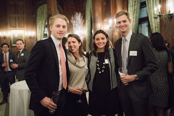 alumni_holidayparty16_jk_5426