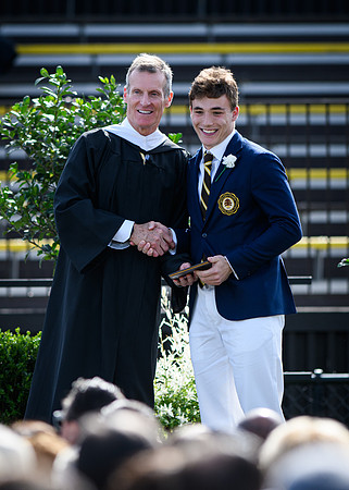 graduation22_diplomas_wkl_0709