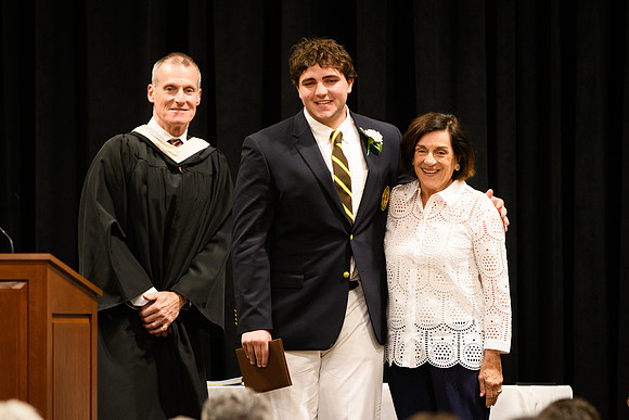 graduation25_diploma_wkl1_4535