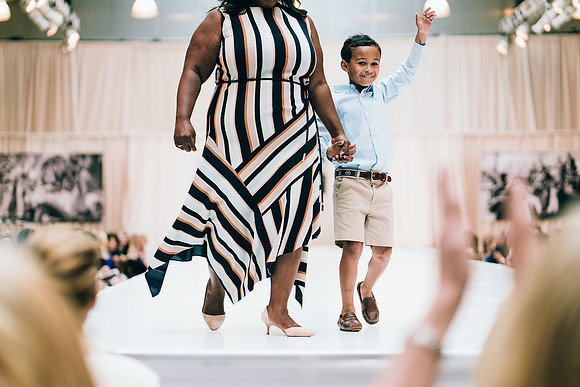 fashionshow19_runway_jk_1745