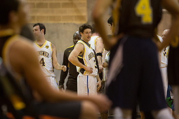 alumni_vs_varsitybball_jk_2971