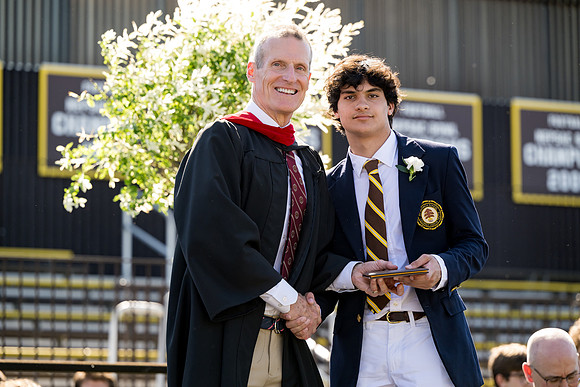 graduation24_diploma_ah_0395