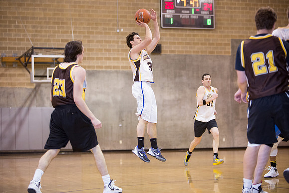 alumni_vs_varsitybball_jk_2947