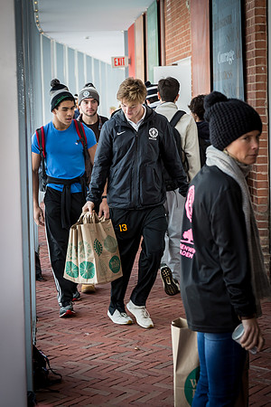 thanksgiving18_fooddrive_us_7952