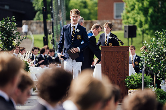 graduation22_diplomas_jk_7698
