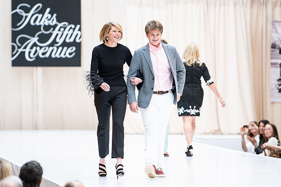 fashionshow19_runway_wkl_1053