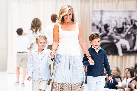 fashionshow19_runway_wkl_0595