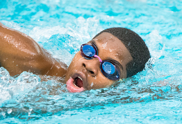 swimming_2016-01-06_dburns_3577