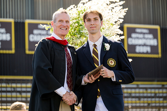 graduation24_diploma_ah_0417