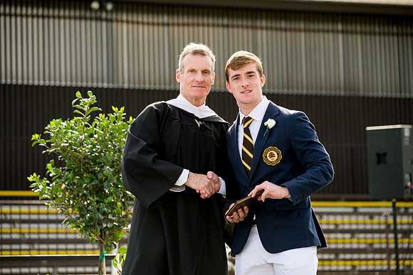 graduation22_diplomas_ah_0327