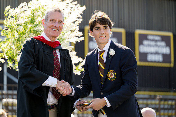 graduation24_diploma_ah_0420