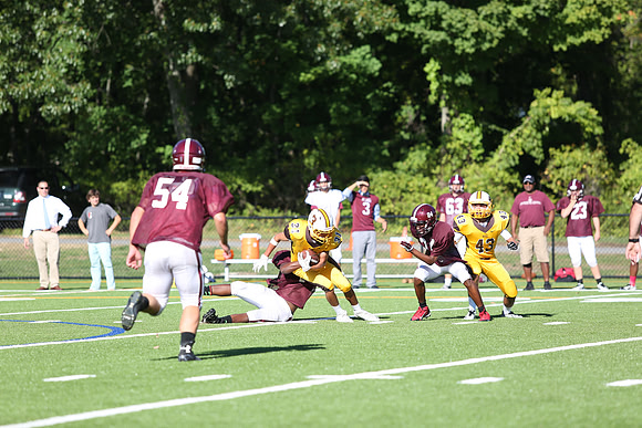 football_jv_2015-09-15_jfess_0755