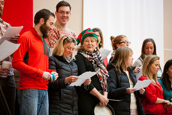 holidayassembly_all_mkras_9557