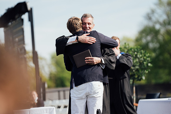 graduation22_diplomas_jk_7578
