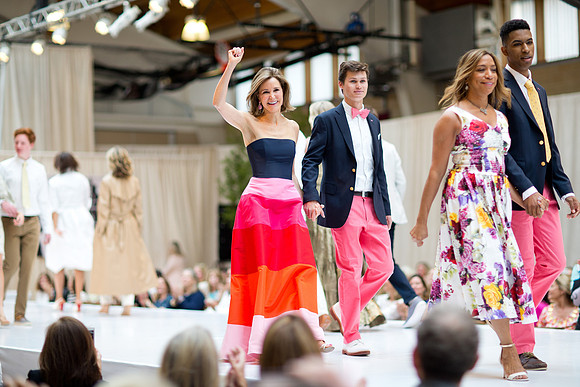 fashionshow19_runway_mk_0425