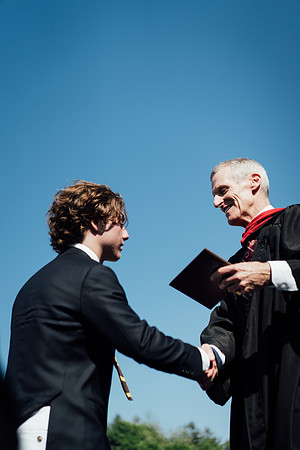 graduation24_diploma_jk_3516