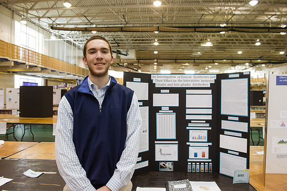 sciencefair14qu_hl_8701