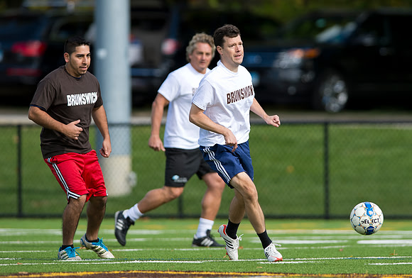 hc15_alumsoccer_dburns_3332