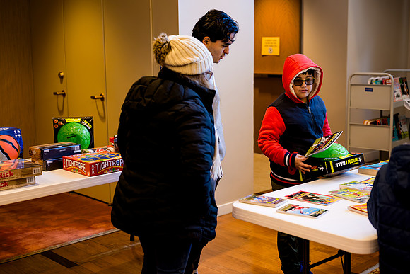 alumni_adc_toydrive24_horizons_ah_0051