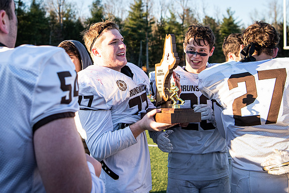 football_nepsac19_wkl8_2037