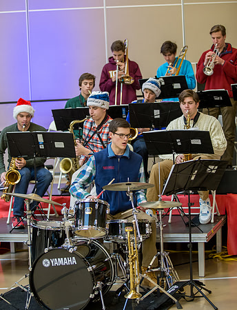 holiday_assembly_jfess_0017