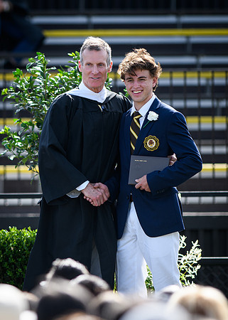 graduation22_diplomas_wkl_0523